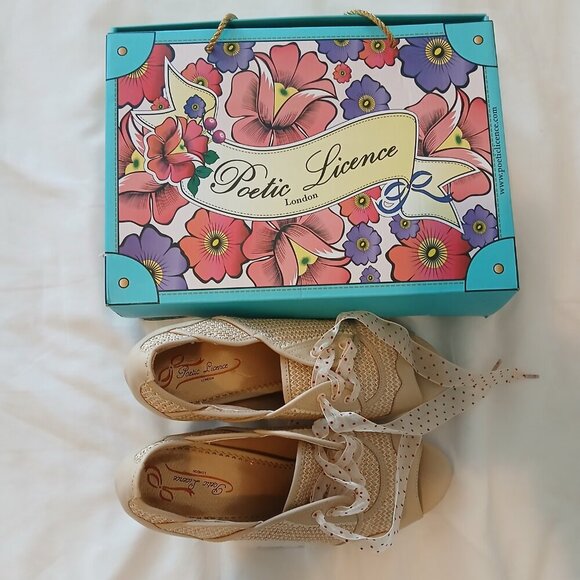 Poetic License Stuck On You Whimsical Peep Toe Platform Lace Up Heels Size 10 - Picture 8 of 8